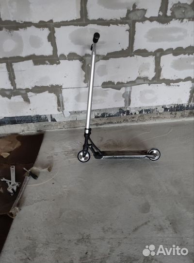 Трюковой самокат кастом парк