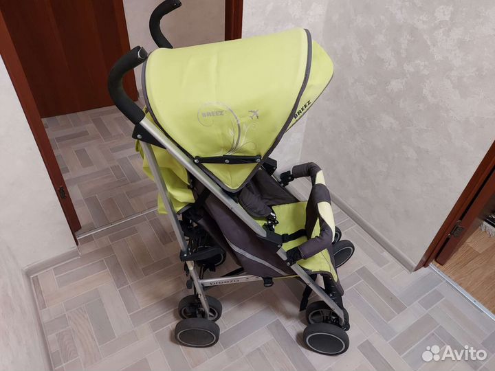 Прогулочная коляска breezo