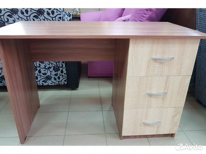Стол письменный в наличии (4 цвета)