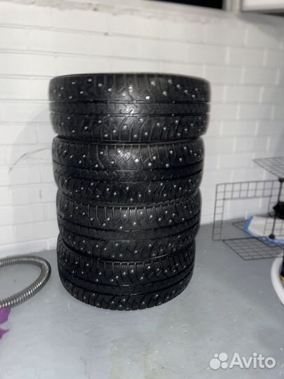 Bridgestone Ice Cruiser 7000 215/45 R17