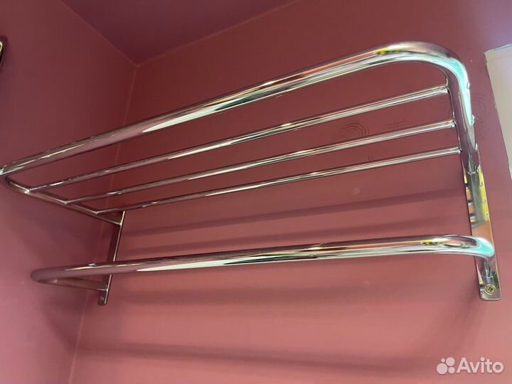 Вешалка настенная металлическая