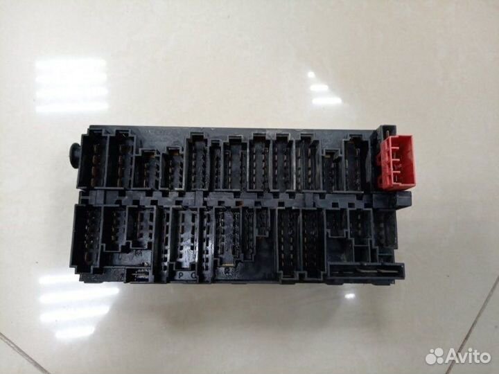 Блок предохранителей Volkswagen Vento седан ABU