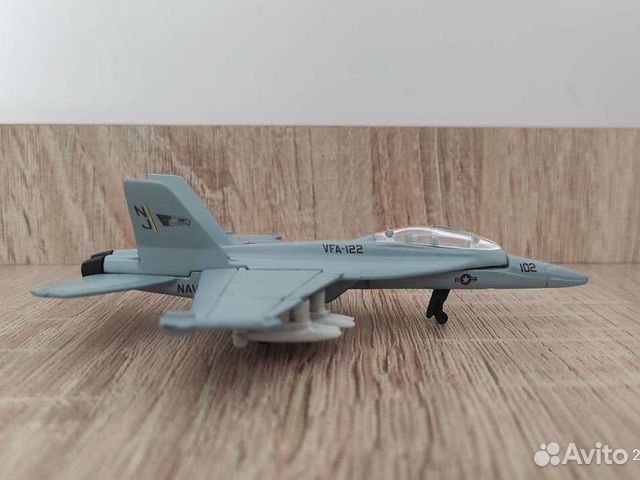 Самолет F/A-18E Super Hornet Maisto 1/136