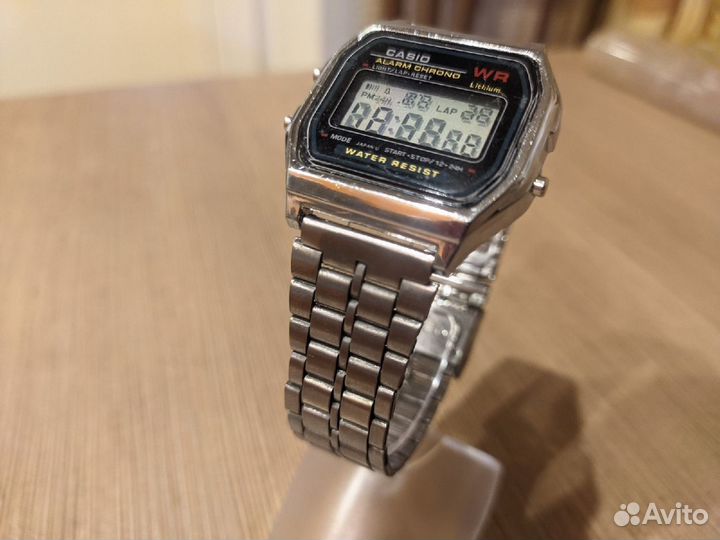 Часы Casio в разных цветах