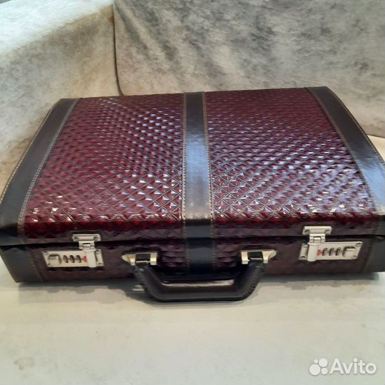 Набор столовых приборов hoffburg 72пред.в чемодане