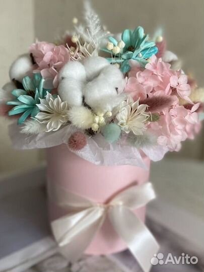 Сухоцветы в шляпной коробке в наличии