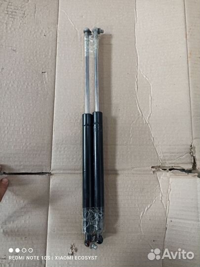 Газлифты крышки багажника LADA Priora 2010г б.у