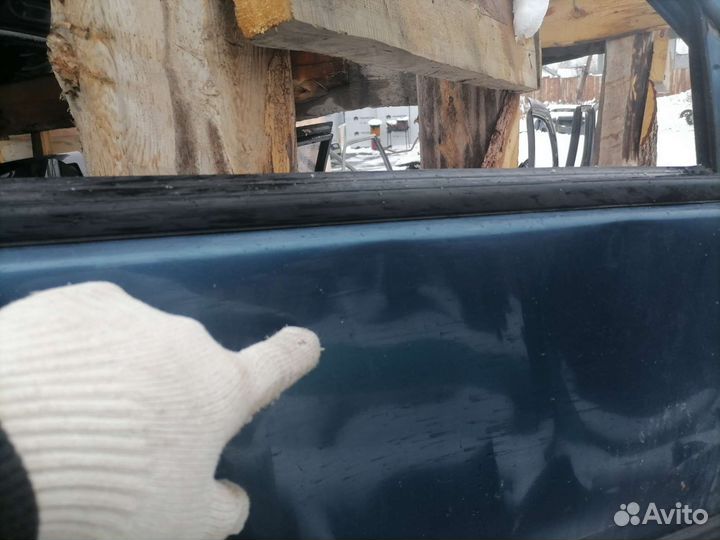 Передняя правая дверь Volvo 940