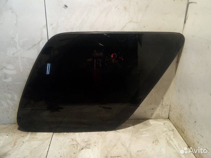 Стекло кузовное заднее правое Ford Escape 2001