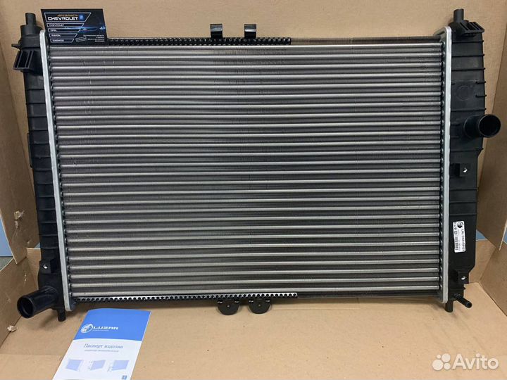 Радиатор охлаждения Авео Т250,Т255 МКПП