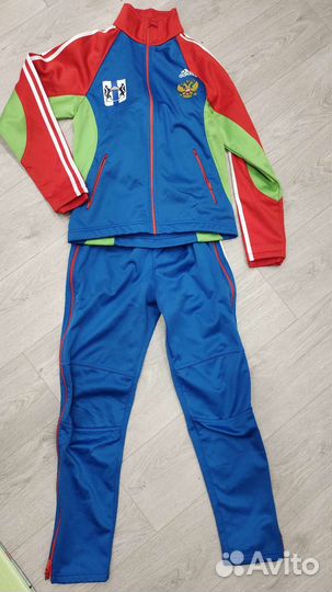 Разминочный костюм