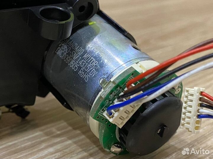 Колесо правое (R) Tefal Serie 20, 40