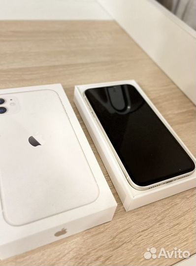 iPhone 11, 64 ГБ