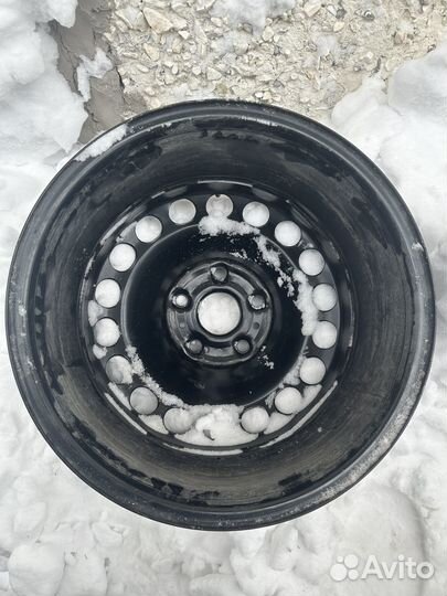 Штампованный диск r 16 Volkswagen