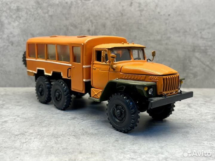 Коллекционная модель Урал-4320 Вахта Элекон 1:43