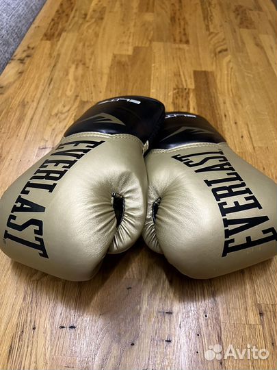 Боксерские перчатки everlast 8