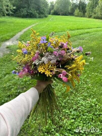 Букет из полевых цветов