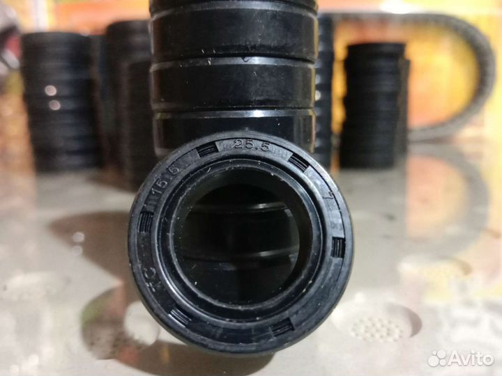 Сальники 15,5х25,5х7