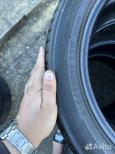 Yokohama BluEarth AE50 215/50 R17