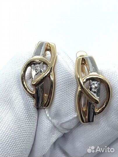 Серьги с синтетическим камнем Золото