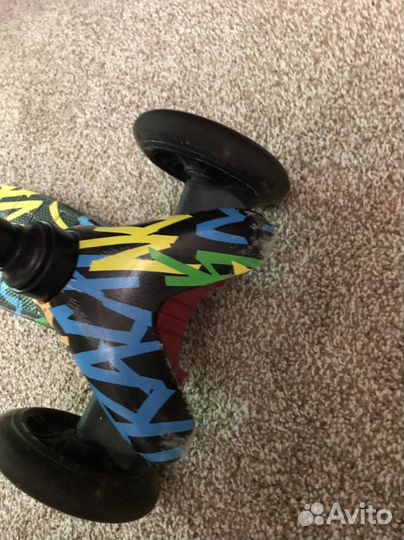 Самокат трехколесный
