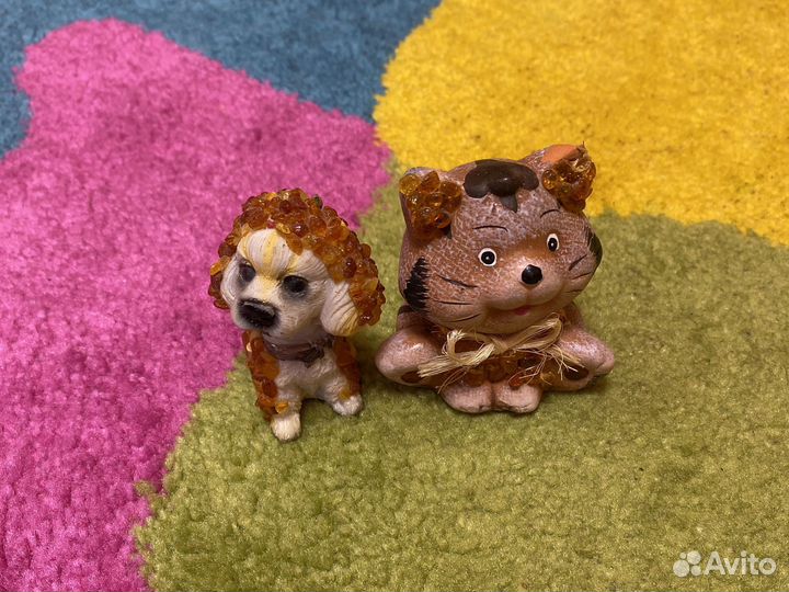 Фигурки из янтаря