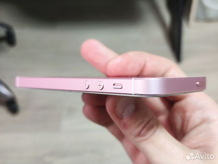 iPhone SE, 128 ГБ