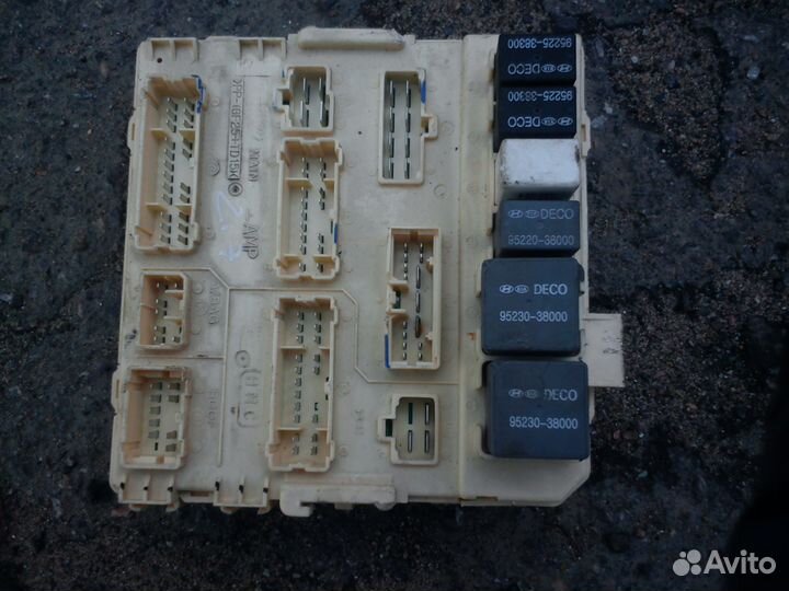 Блок предохранителей в салон на Хендай Соната 05г