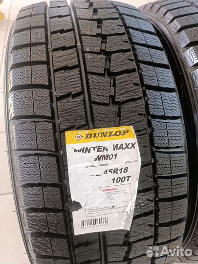 Dunlop Winter Maxx WM02 245/45 R18