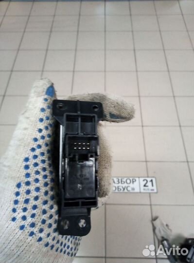 Кнопка обогрева сидения Cerato 3