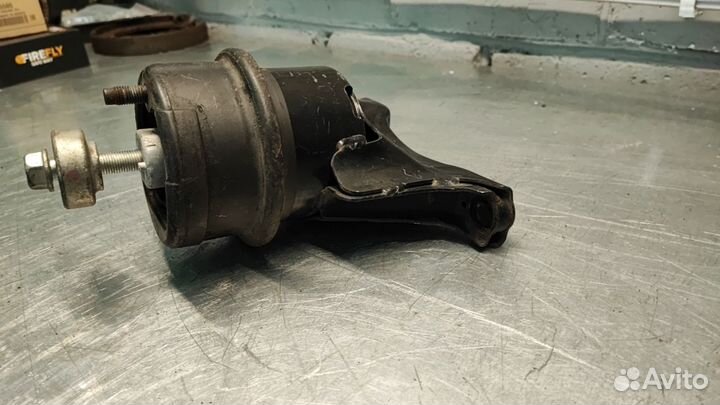 Подушка двигателя правая Honda Civic 4D 1.3hybrid