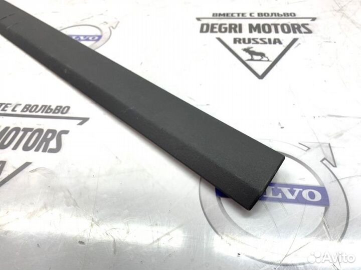 Молдинг передней правой двери Volvo XC90 2003-2006