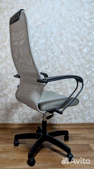 Компьютерное офисное кресло бюрократ