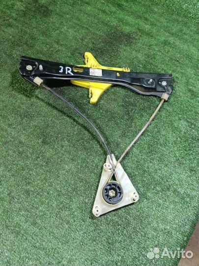 Стеклоподьемник задний правый Volkswagen Polo SED