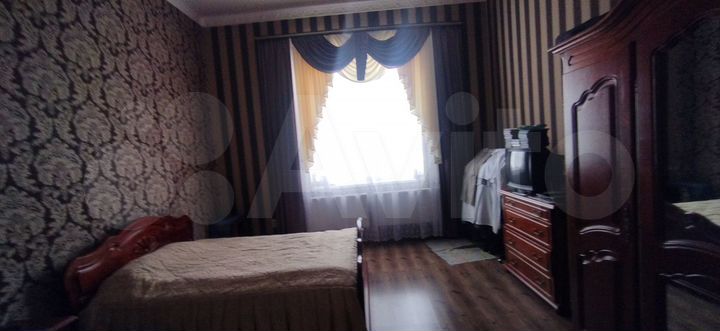 Дом 196,8 м² на участке 6 сот.