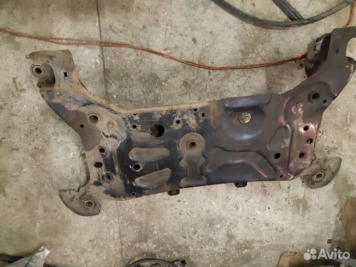 Подрамник передний Ford Focus 3