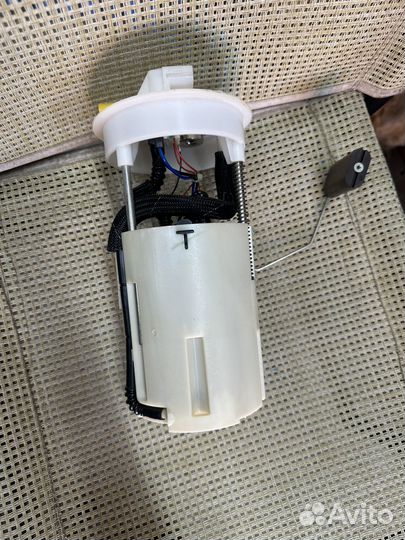 Бензонасос на hyundai solaris 1