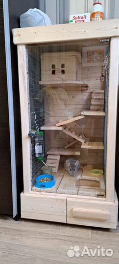 Клетка -витрина для шиншилл