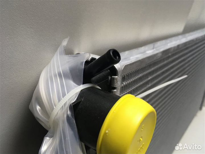 Радиатор охлаждения Volkswagen Polo (Sed Rus)