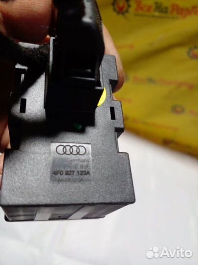 Блок кнопок передней панели Audi Audi A6 C6 2.0