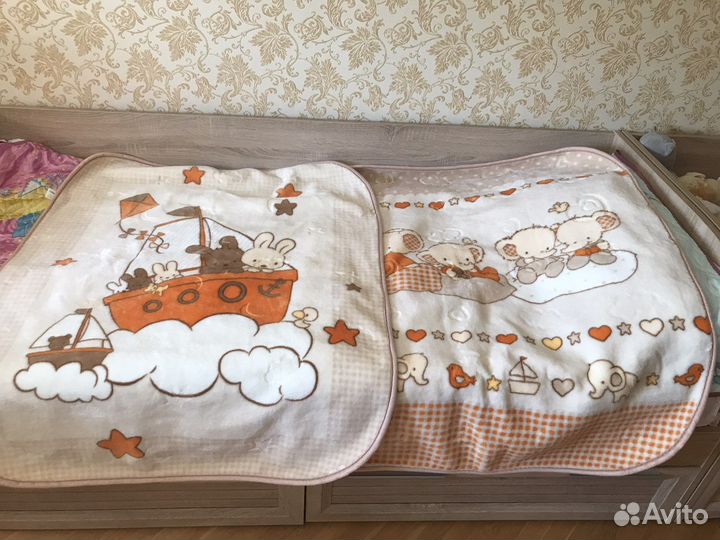 Два детских теплых пледа, состояние новых 97х125