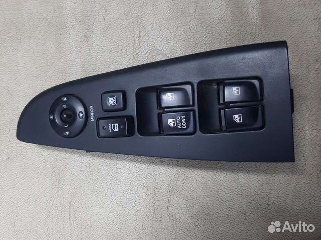 Блок управления стеклоподъемниками Hyundai Elantra