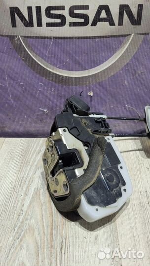 Замок перед двери Nissan teana J32 Прав