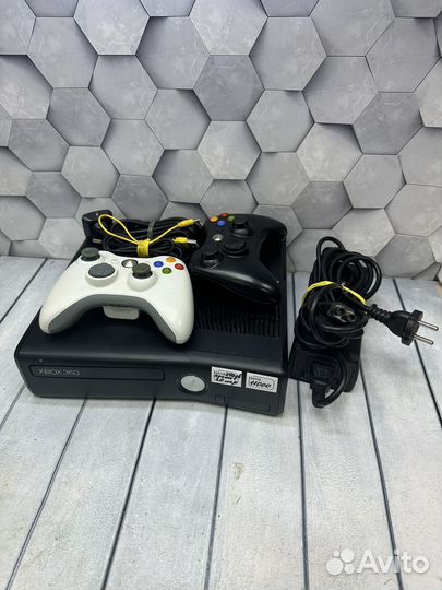 Xbox 360 slim 250gb freeboot