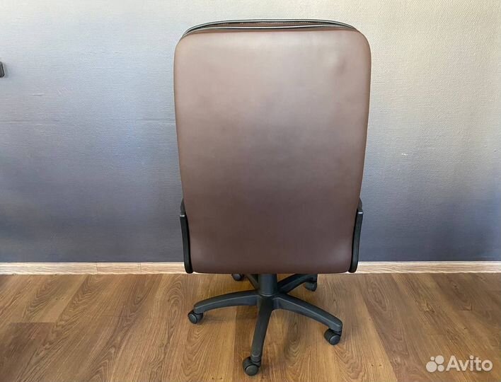 Офисное кресло. Гарантия 1 год