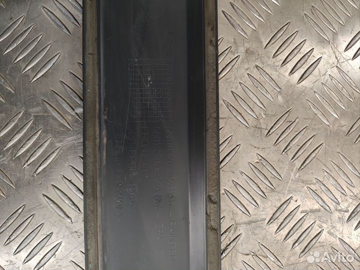 Молдинг передней левой двери,и задней двериFusion