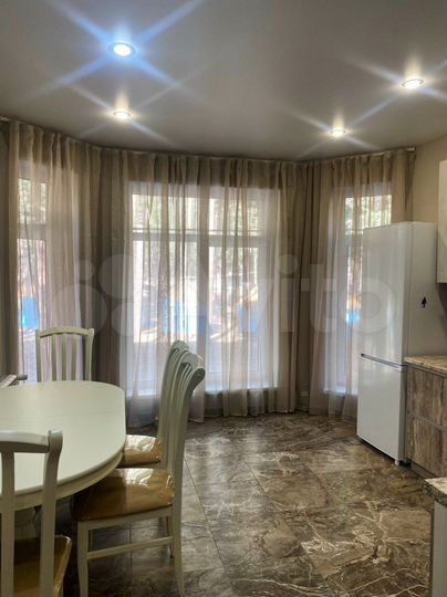 1-к. квартира, 43 м², 2/5 эт.