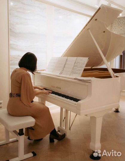 Пианистка (пианист на мероприятие)