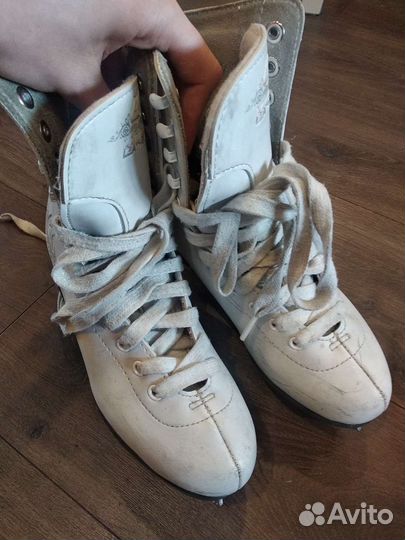 Коньки фигурные детские 35 размер