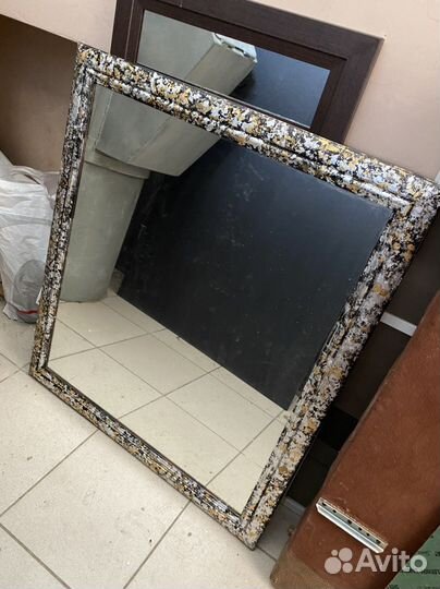 Зеркало с авторской рамкой